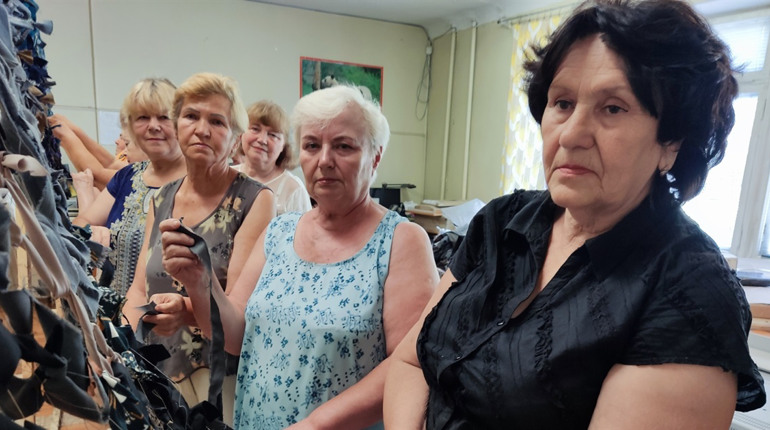Працюють на Перемогу : як Знам'янські ветерани разом з ВПО допомагають військовим