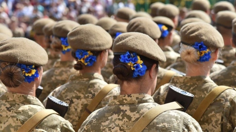 Військовий облік жінок хочуть зробити добровільним та відтермінували на рік