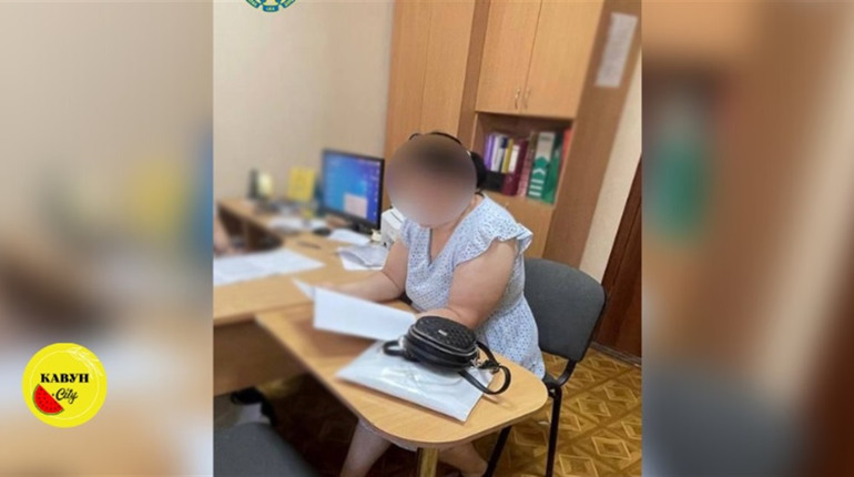 Жительку Херсонщини викрили на колабораціонізмі, їй загрожує до 10 років за ґратами