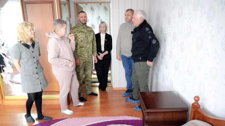 Із Шосткинського у Конотопський район переїхала родина з 9 прийомними дітьми