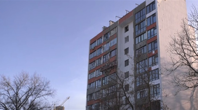 Чернігівська "Мрія": у відбудований 10-поверховий будинок повертаються жити люди
