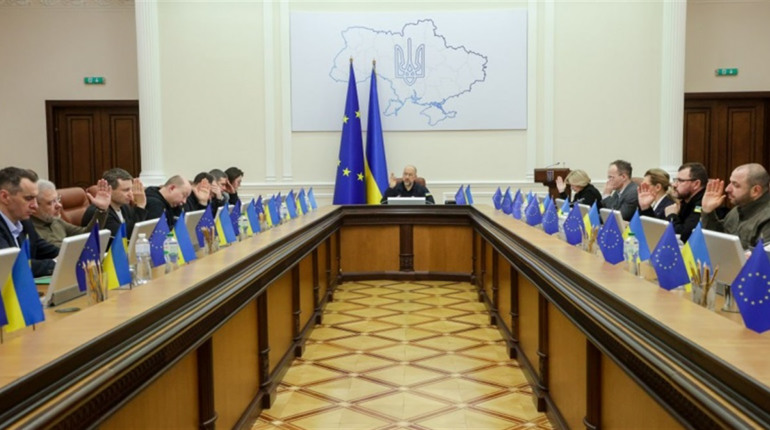 Уряд продовжив виплати для ВПО до 1 березня, а з 1 березня — на 6 місяців певним категоріям