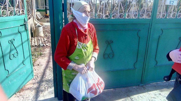 194 людини з Біляївської громади, віком за 80 років, отримали продуктові набори від мережі АТБ