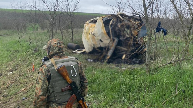 На Херсонщині на ворожій міні підірвався автомобіль, одна людина загинула