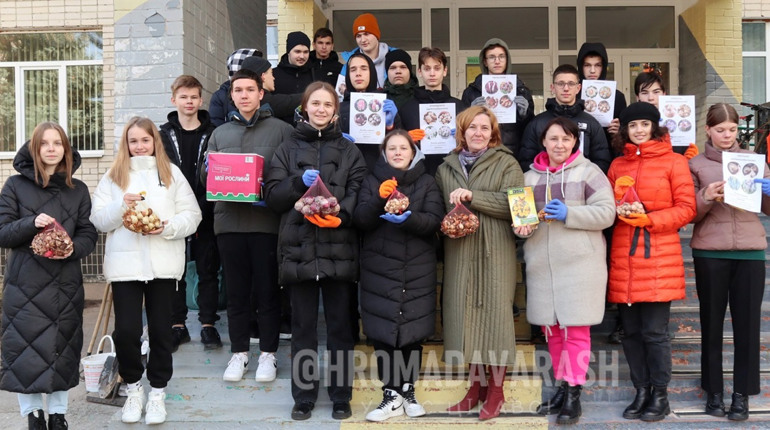Освітяни Вараського району долучилися до проєкту «Квітковий рай у кожній школі України»