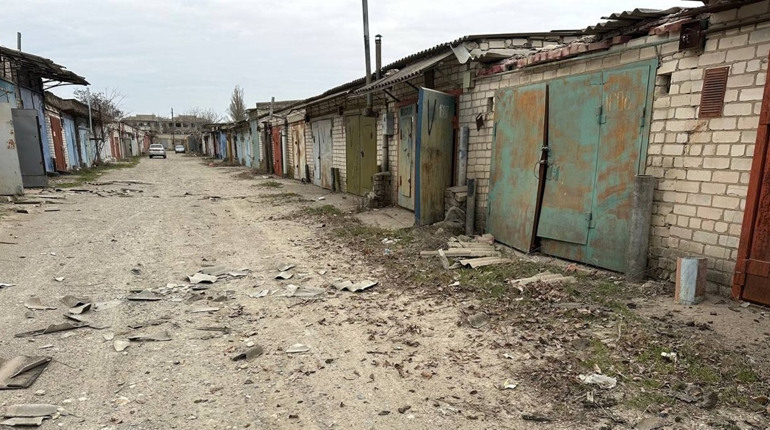 У Новій Каховці на гаражі упала авіабомба