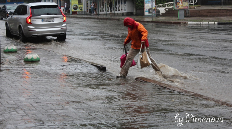 Краса херсонської зливи — дивіться прогноз погоди на найближчі дні та фото херсонського дощу