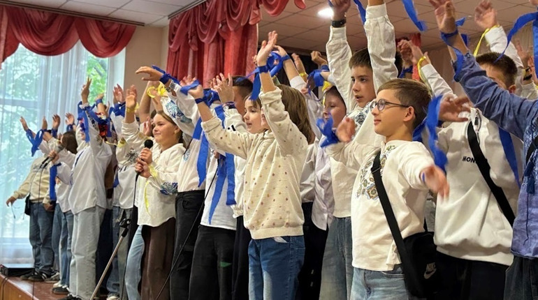 Ярмаркували, співали й гроші збирали: фоторепортаж з осіннього ярмарку у ліцеї «Престиж»
