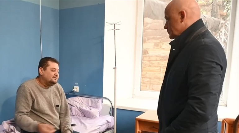 В Одесі невідомі побили комунальника: хотіли вкрасти генератор у "пункті незламності"