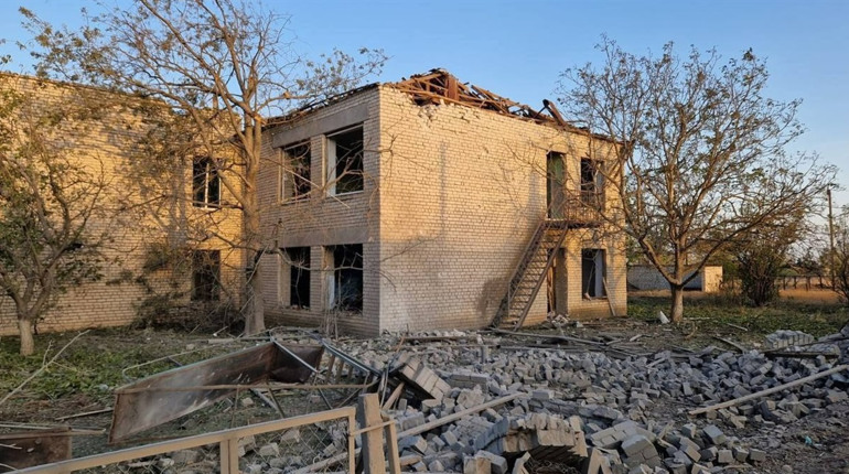 На Херсонщині окупанти атакували житлові будинки, освітній та медичний заклади