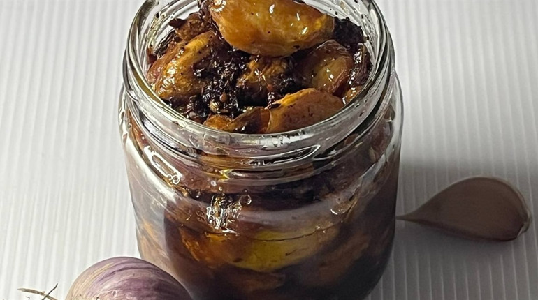 Печений часник, який зникає зі столу за хвилини: простий рецепт