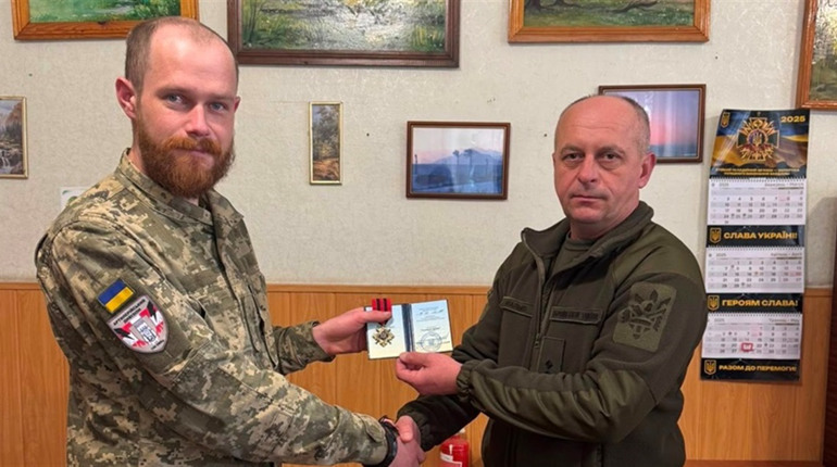 29-річного бійця із Сарненського району нагородили «Золотим хрестом» Головнокомандувача ЗСУ