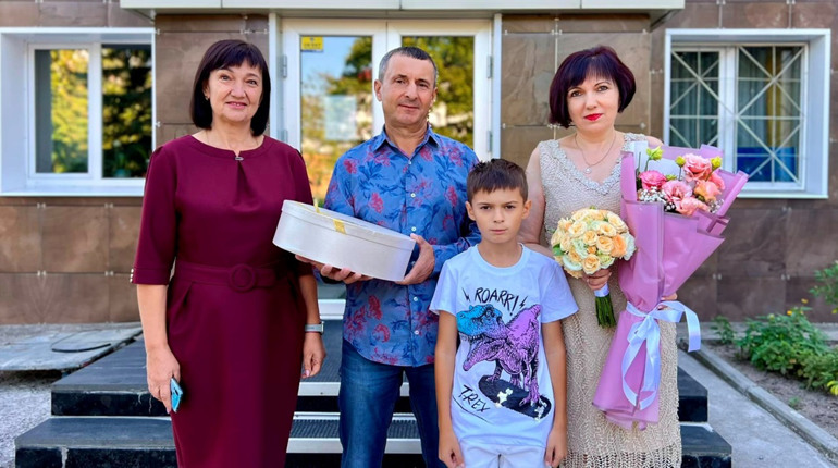 День міста у Нетішині: міська влада привітала новостворену сім'ю