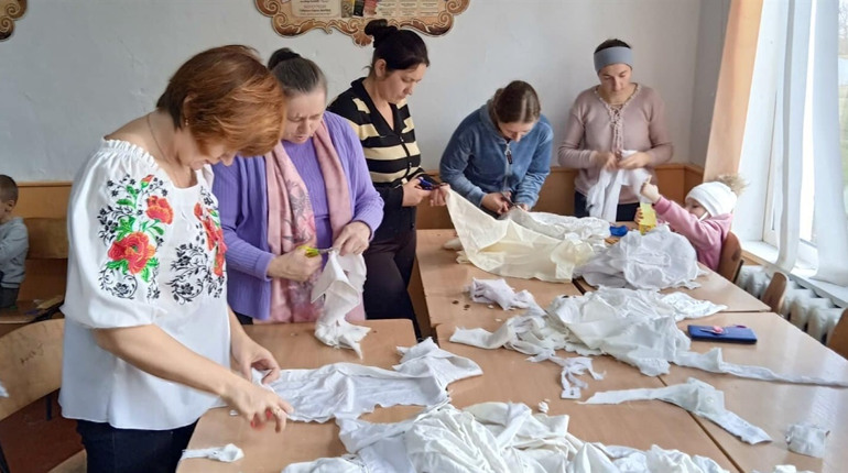 Допомагають землякам-захисникам: як ліцей у Сарненському районі став центром волонтерства