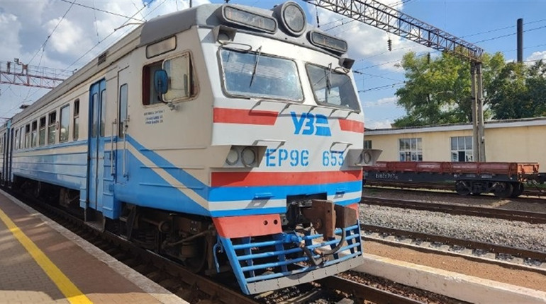 Одеська електричка все ж курсує через Первомайськ. Але слід уважно пильнувати розклад