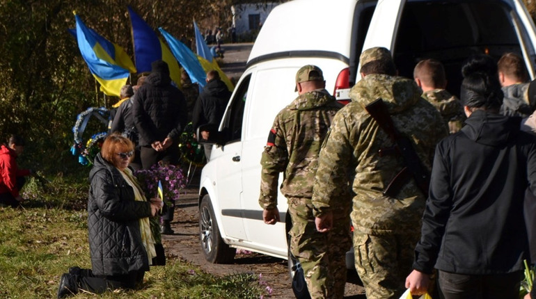 На Глухівщині попрощалися з військовим Віталієм Дрогальчуком, який загинув на Донеччині