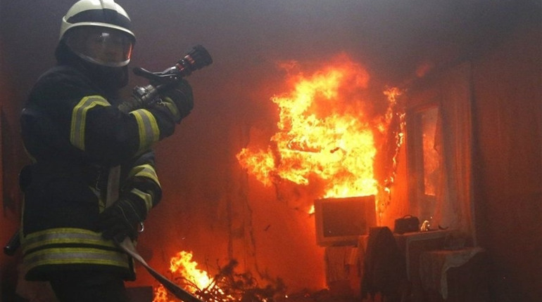 Горів будинок у Білопіллі. Пожежу швидко ліквідували