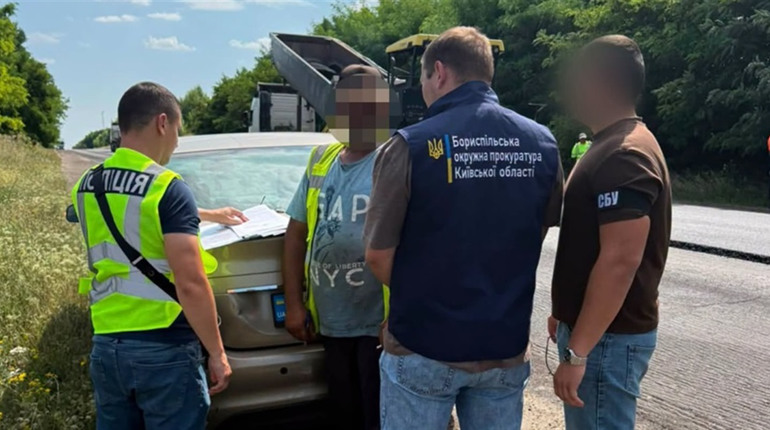На ремонті дороги у Студениківській громаді виявили понад 2,67 млн грн збитків: підозрюють директора