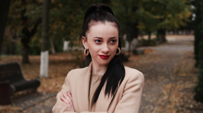 Кіцманчанка Олександра Оленюк успішно працює музиканткою в Берліні