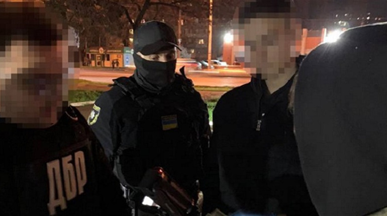 На Одещині спіймали прикордонника, який крав і продавав зброю злодіям