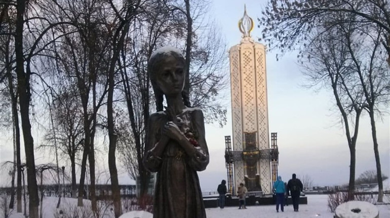Сватівчани можуть внести імена родичів, померлих у роки Голодомору, до національної книги пам’яті