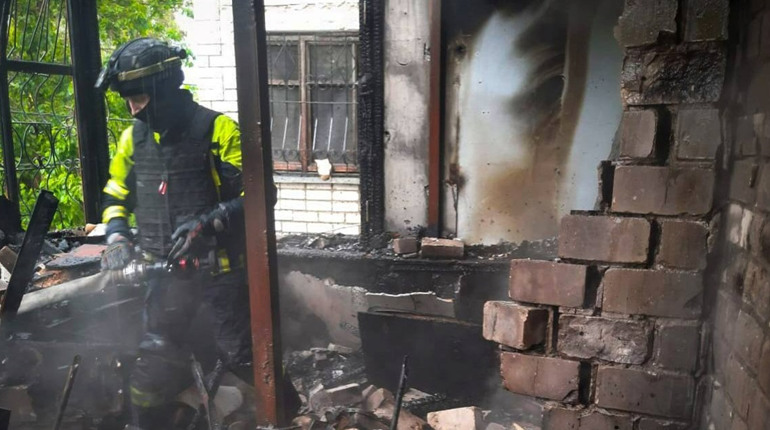 На Херсонщині армія рф завдала ударів по соціальній інфраструктурі та житловим будинкам, є поранені