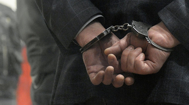У Херсоні двоє чоловіків пограбували подружжя пенсіонерів. Їм загрожує до 15 років ув'язнення
