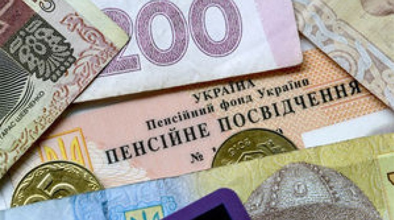Кому і на скільки збільшать пенсії у грудні?
