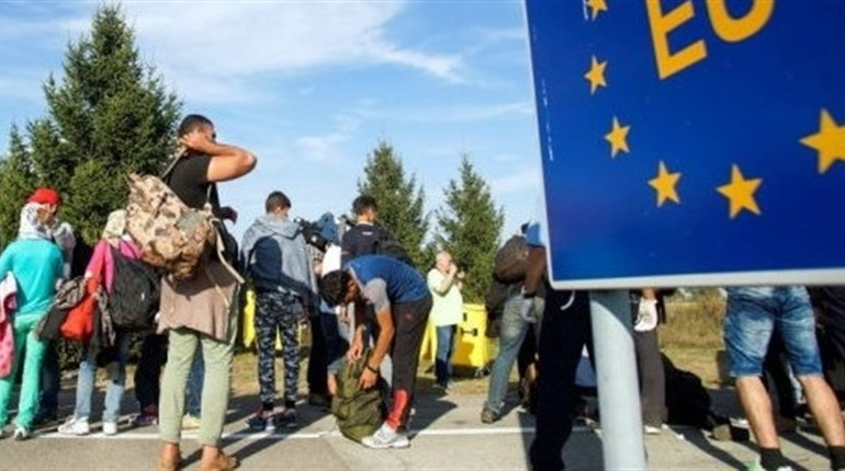 Чотири країни платитимуть українцям за повернення додому