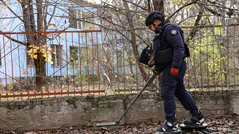 Сапери продовжують розміновувати правобережжя Херсонщини: за тиждень обстежено 440 гектарів