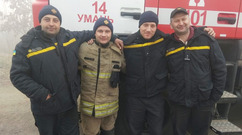 Уманські рятувальники допомагають гасити лісові пожежі в Чорнобильській зоні