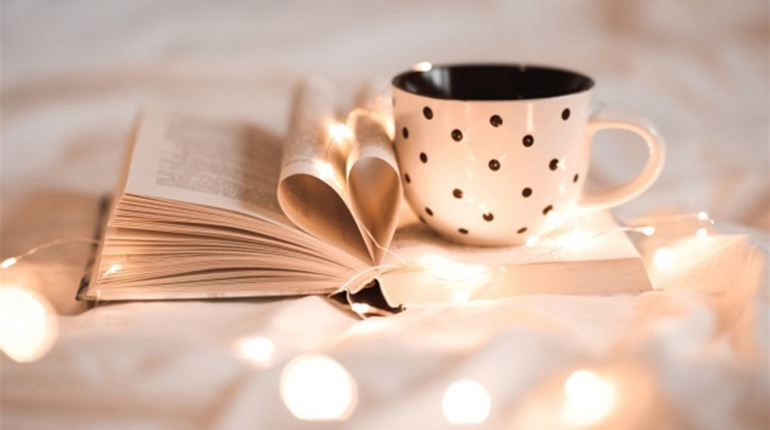 Що почитати на довгих вихідних? Тримайте добірку книг від херсонської обласної юнацької бібліотеки