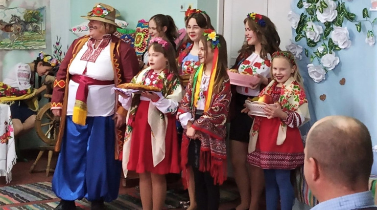 Майорівці відроджують українські  традиції: почали з Андріївських вечорниць