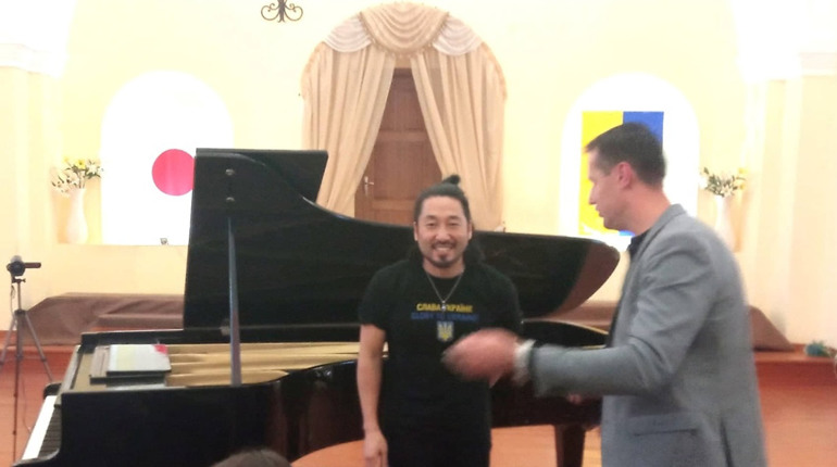 У Кременці виступив японський піаніст-віртуоз Темпей Накамура