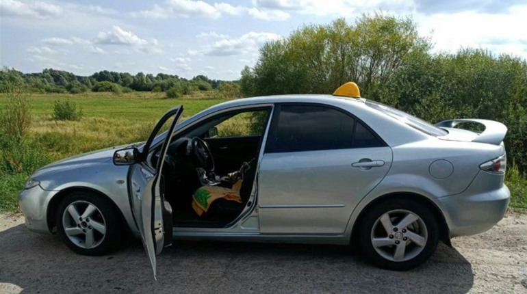 У Вараші поліція ловила п’яного таксиста із наркотиками у автомобілі