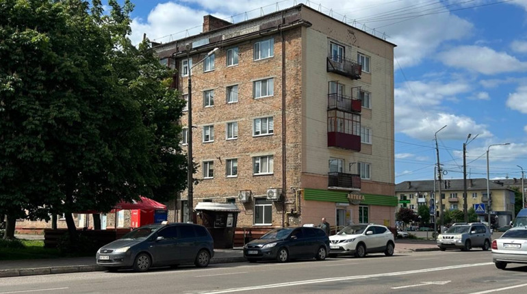 У центрі Сарн заборонять зупинку біля «стаканчика» — рішення виконкому