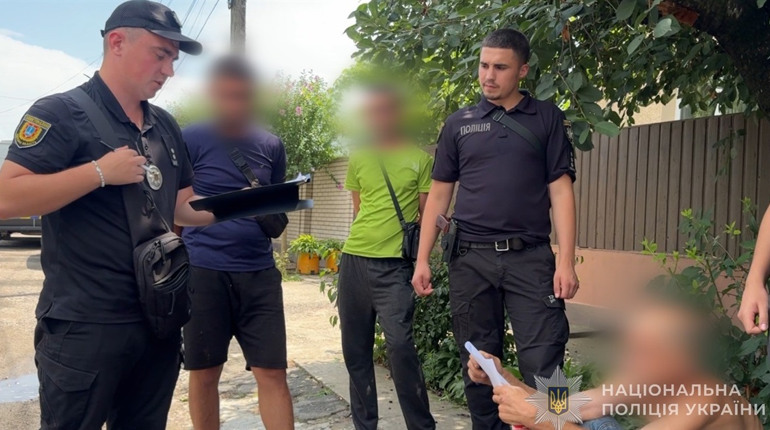 В Ізмаїлі чоловіка підозрюють у вбивстві знайомого: тіло знайшли на городі