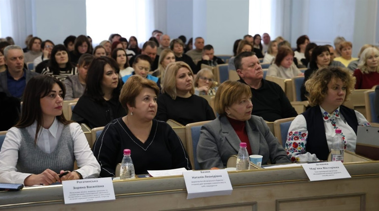 Соціальні рішення для громад: Старокостянтинівщина серед учасників ключового засідання в ОВА