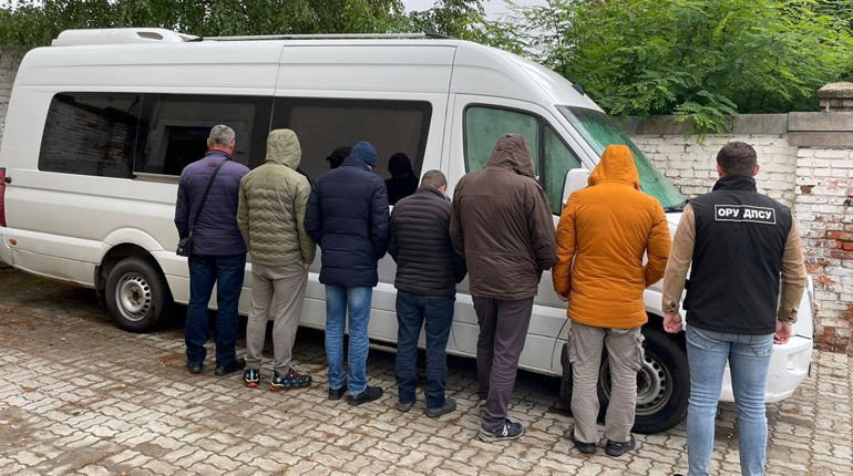 Вивозив чоловіків із країни: на кордоні спіймали жителя Рівненської області