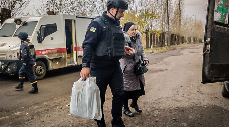 Працівники ДСНС продовжують евакуацію населення прифронтової Куп’янщини