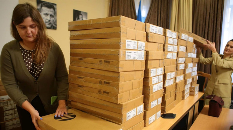 Американська компанія «HP» передала закладам профтехосвіти Львівщини 350 сучасних ноутбуків