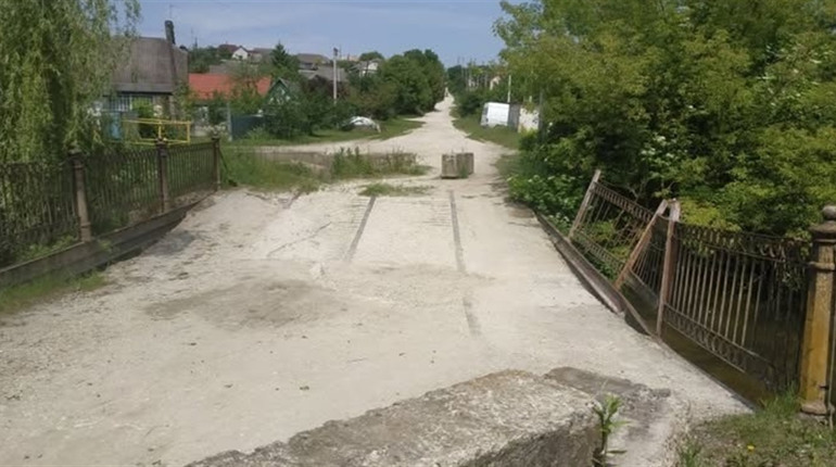 У Городку відремонтують проблемний міст на вулиці Грушевського. Кошти на старт робіт уже виділено