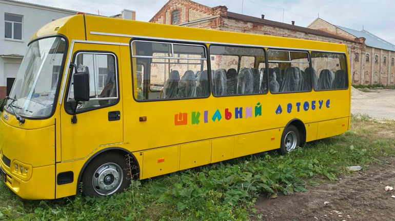 Новий «Отаман» для учнів: Сатанівська громада розширила автопарк шкільних автобусів