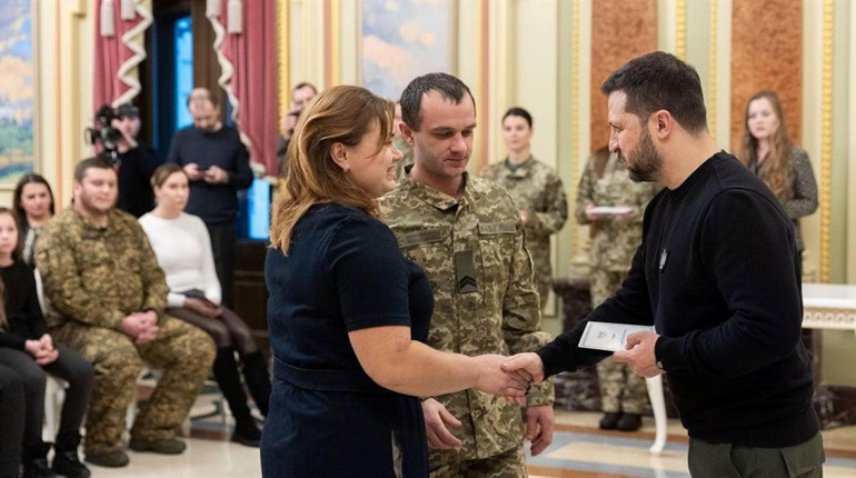 Герой України із Сарненщини отримав сертифікат на квартиру від держави