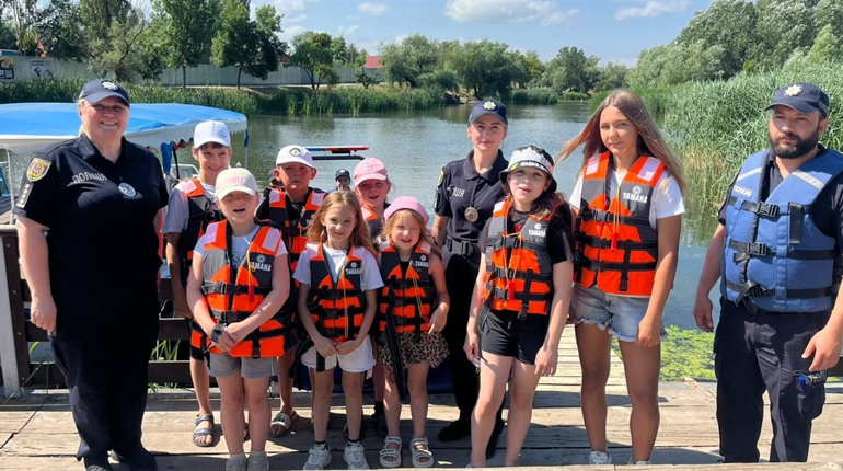 Безпека на воді у Біляївці: поліція провела захід для дітей