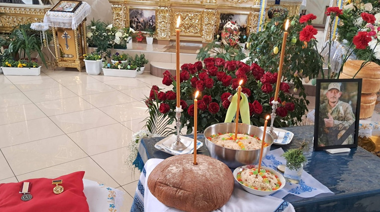 Чотири місяці рідні жили між надією і болем: Нетішин провів у засвіти Героя Володимира Баришнікова