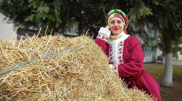 Фастівчанки долучилися до флешмобу з нагоди Дня української хустки