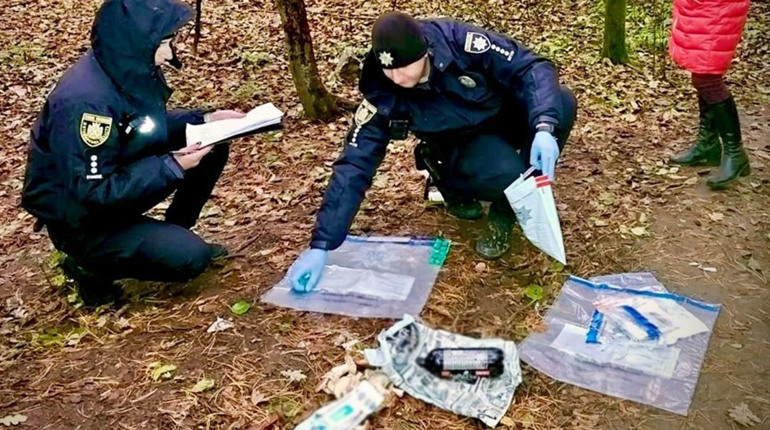 Звягельські поліцейські запобігли збуту психотропів