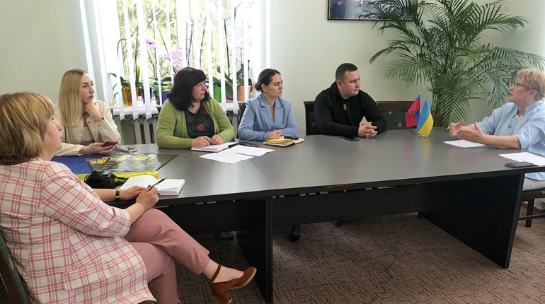 Міська голова Глухова Надія Вайло – про фінансовий стан міста, ремонт доріг, тротуарів та парку