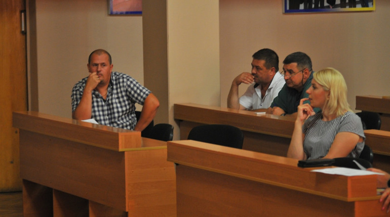 Давайте знайомитись ближче: досьє політиків Первомайська